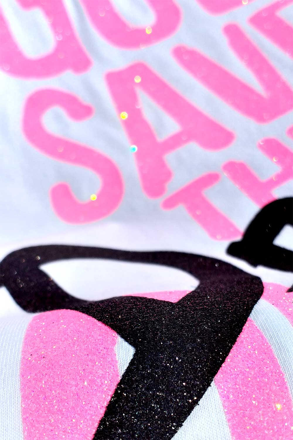 God save the drag queen (playera blanca) - Imagen 3