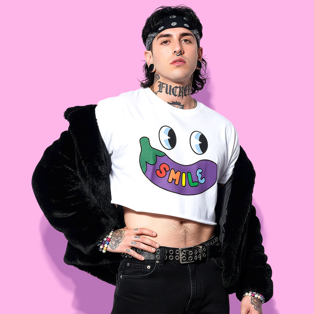Smile berenjena crop-top (playera corta blanca)